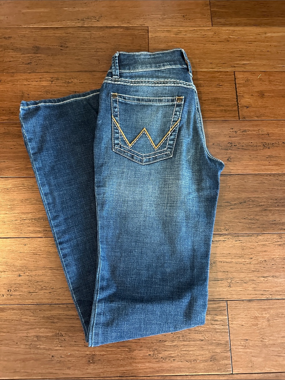 Wrangler Women's Medium Blue Straight Leg Jeans